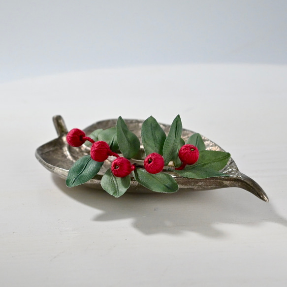布花赤い実がキュートなヒペリカムのリングブローチ 7枚目の画像