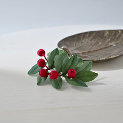 布花赤い実がキュートなヒペリカムのリングブローチ 3枚目の画像