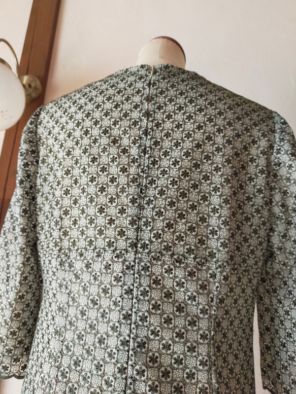 糸刺繍レースのワンピース 4枚目の画像