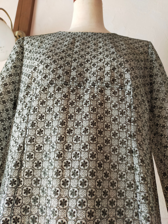 糸刺繍レースのワンピース 3枚目の画像