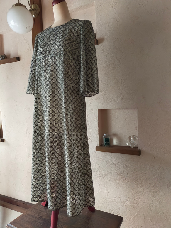 糸刺繍レースのワンピース 7枚目の画像