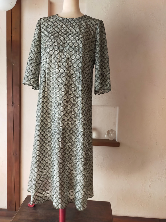 糸刺繍レースのワンピース 6枚目の画像