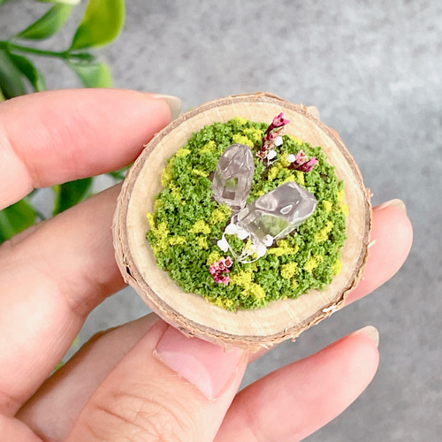 水晶が咲く野原】インテリア／空間の浄化／ジオラマ／オブジェ／天然石