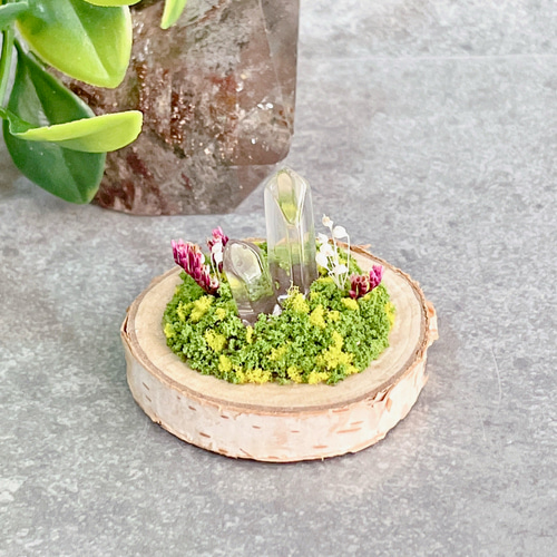 水晶が咲く野原】インテリア／空間の浄化／ジオラマ／オブジェ／天然石