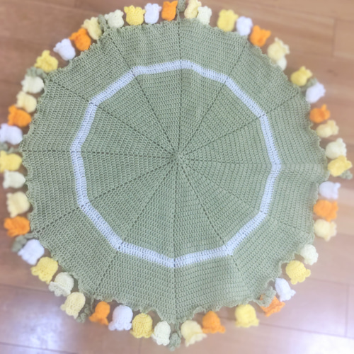 7月末迄敬の日予約販売1000円お値引き お花の手編みブーケブランケット