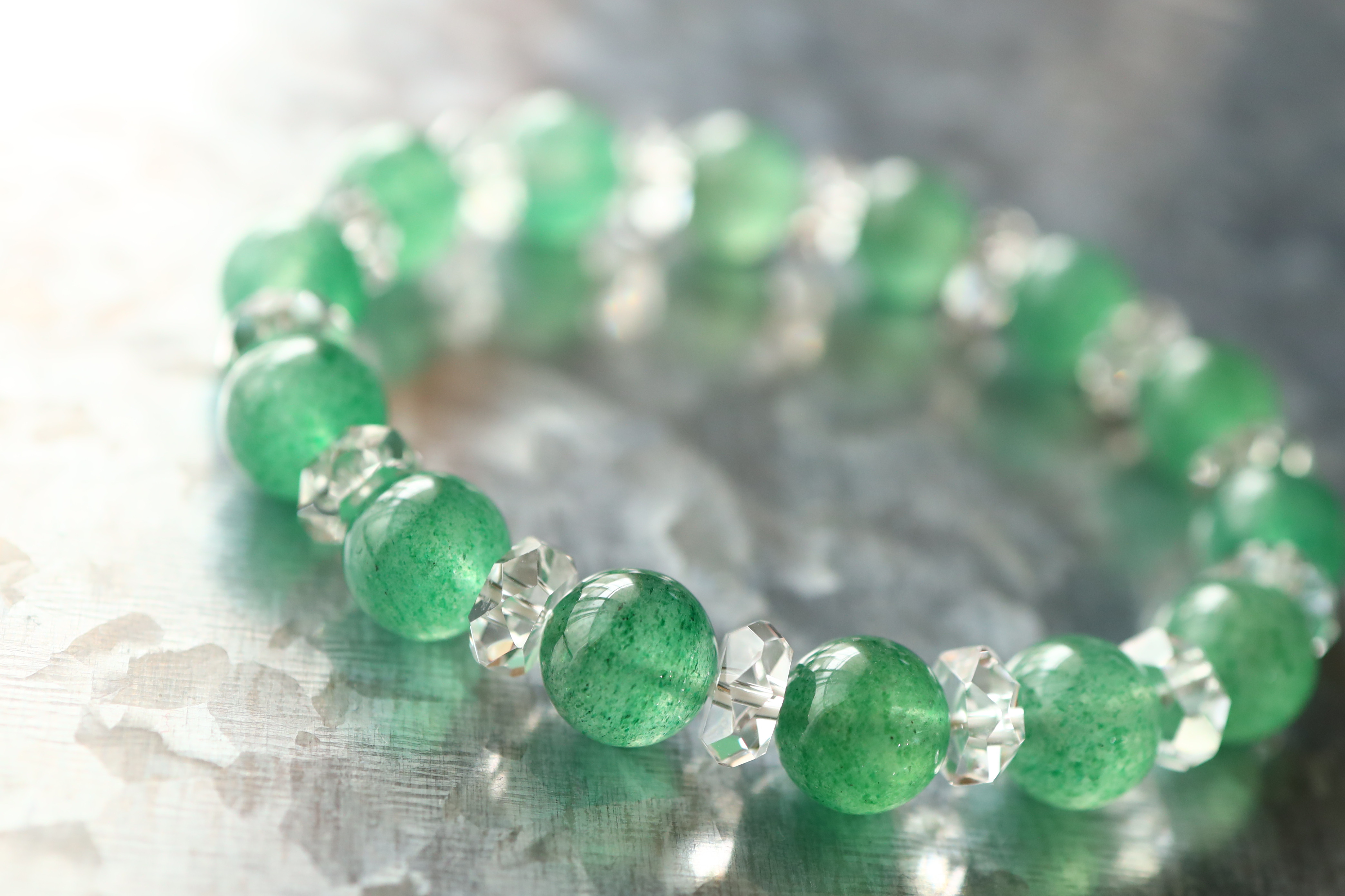 …☆プレミアム品質☆最高の癒しの石☆…☆アベンチュリン：約10ミリ＆水晶☆…☆天然石ブレスレット☆…