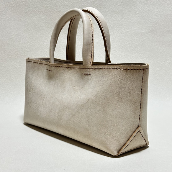 【在庫品】イタリア製牛革のしっかり横長トートバッグ（アイボリー・Sサイズ） 2枚目の画像