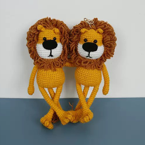 ミニミニ　あみぐるみ　ストラップ　バナナにギュ♡のライオンさん ミニミニ あみぐるみ ストラップ バナナにギュ♡のライオンさん