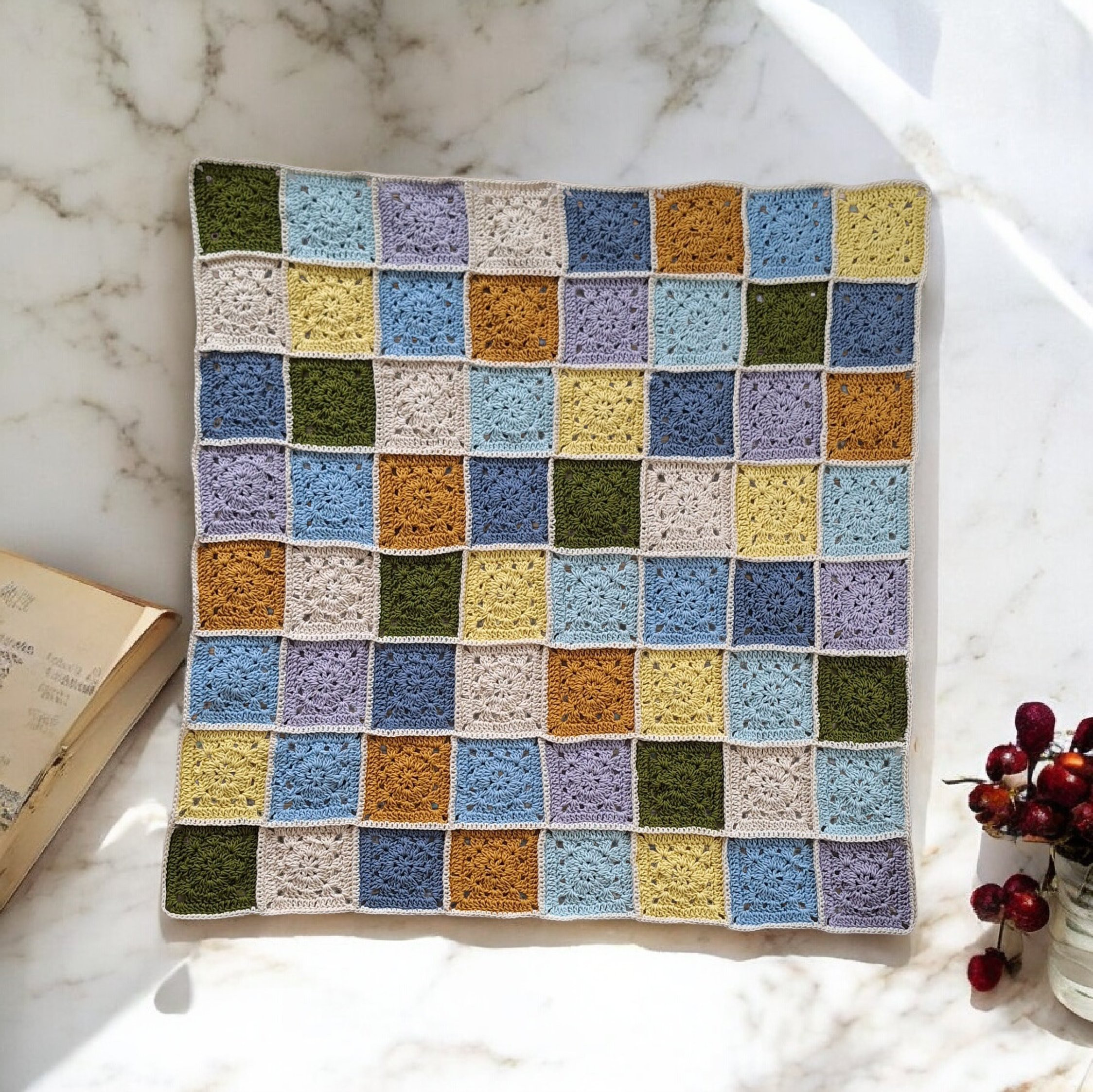 スモーキーパステル 北欧風手編みブランケット：一点物・かぎ針編み