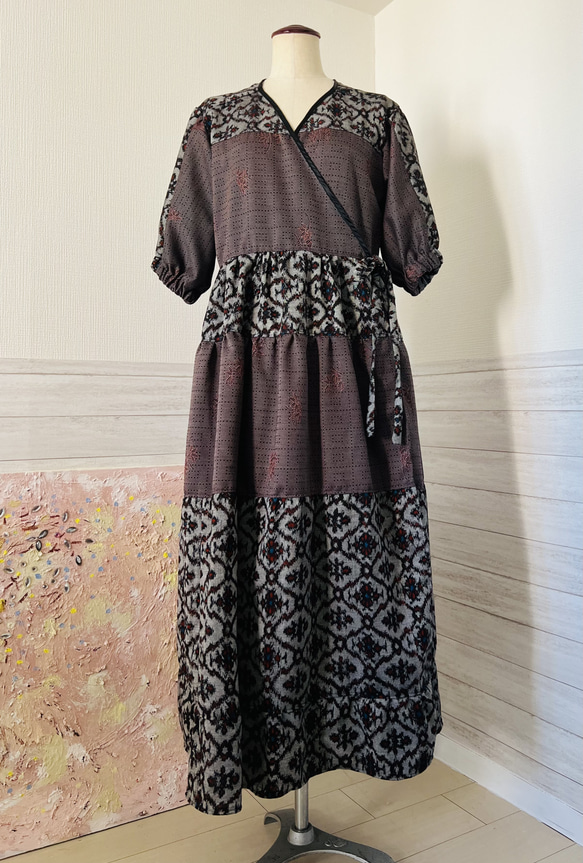 着物リメイク・ダークグレー系・ウール・和花パターン