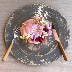 【レディハロウィン】コーラルパンプキンの大人アレンジメント　受注制作 6枚目の画像