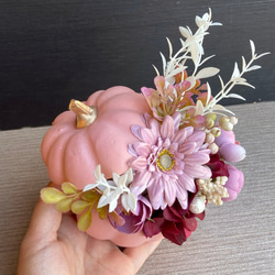 【レディハロウィン】コーラルパンプキンの大人アレンジメント　受注制作 2枚目の画像