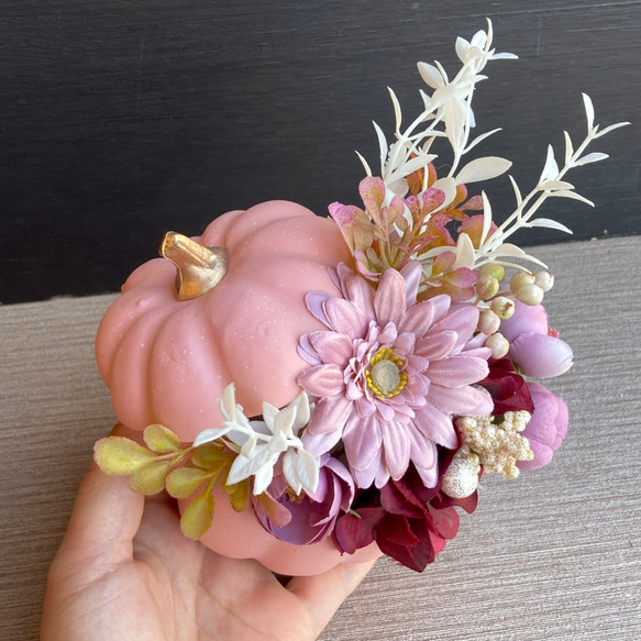 【レディハロウィン】コーラルパンプキンの大人アレンジメント　受注制作 2枚目の画像