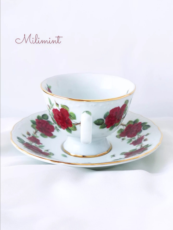 【受注制作】赤い薔薇のリース ティーセット(カップ＆ソーサー1点、19.4cmプレート1点)　ローズリース　レッド　 8枚目の画像