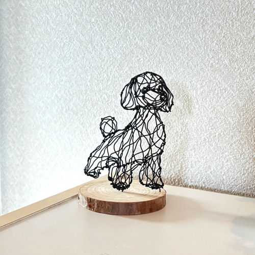 こっち見てるトイプードルのワイヤーアート こっち見てるトイプードルのワイヤーアート こっち見てるトイプードル