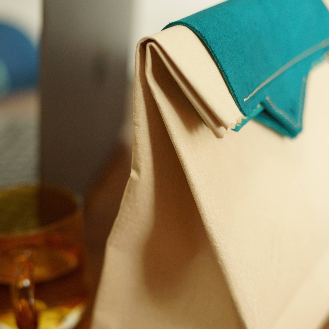 ヌメ革 紙袋風サブバッグ｜マグネット開閉 持ち手カラー変更可 本革 トートバッグ ランチバッグ 　折りたためる