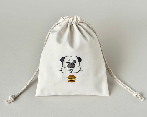 新作】＊手刺繍＊巾着ポーチ（パグとハンバーガー） 巾着袋 ココカカオ