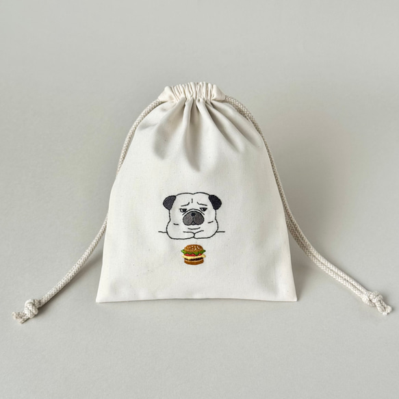 新作】＊手刺繍＊巾着ポーチ（パグとハンバーガー） 巾着袋 ココカカオ