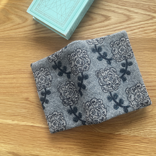 ミナペルホネン　ブックカバー＆サンキューベリーバッヂセット　ピンク　ポンピア ミナペルホネン ブックカバー＆サンキューベリーバッヂセット ピンク