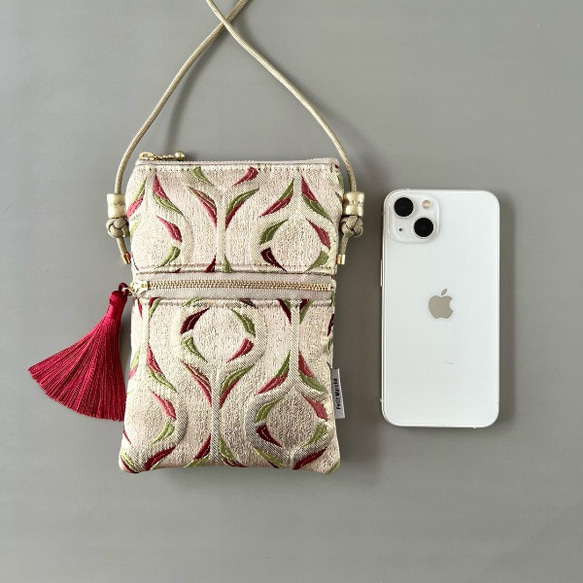 【受注制作】モロッカン生地のスマホショルダー ♦リエール♦ギフトにおすすめ♦ 1枚目の画像