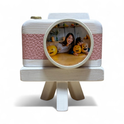 【女性向けギフト】カメラ型の可愛いフォトフレーム｜誕生日・記念日・インテリアにぴったり 2枚目の画像