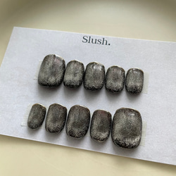 《ベリーショート在庫あるのみセール》ゴールドフレンチのマグネットネイルチップ 2枚目の画像