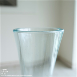 硝子フラワーベースSin12 花瓶 プリミティブガラスベース 手作り 一輪挿し 一点物 ハンドメイド 無垢材 自然な様 3枚目の画像