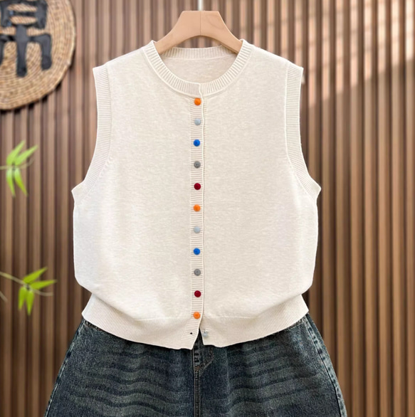 カラーボタン ニットベスト レディース 秋冬 ゆったりオーバーサイズ 綿毛糸 アンサンブル 重ね着 おしゃれ ノーカ 6枚目の画像
