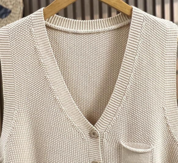 綿100% Vネック  ニットベスト 秋冬 ゆったりオーバーサイズ 綿毛糸 アンサンブル 重ね着 おしゃれ ノーカ 8枚目の画像