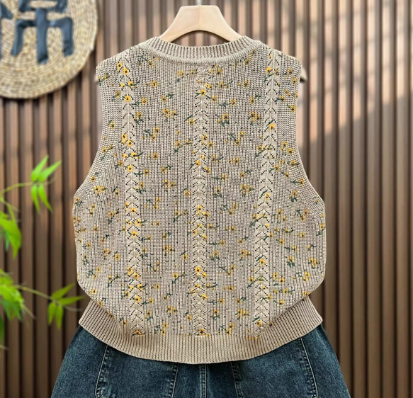 綿100% プリント  ニットベスト 秋冬 ゆったりオーバーサイズ 綿毛糸 アンサンブル 重ね着 おしゃれ ノーカ 7枚目の画像