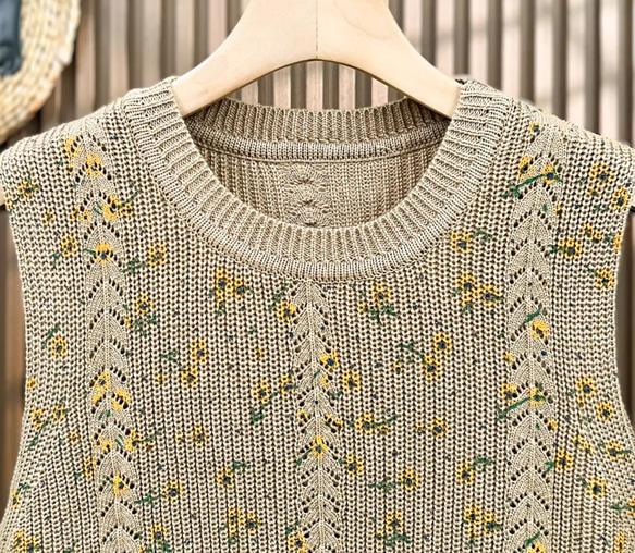 綿100% プリント  ニットベスト 秋冬 ゆったりオーバーサイズ 綿毛糸 アンサンブル 重ね着 おしゃれ ノーカ 9枚目の画像