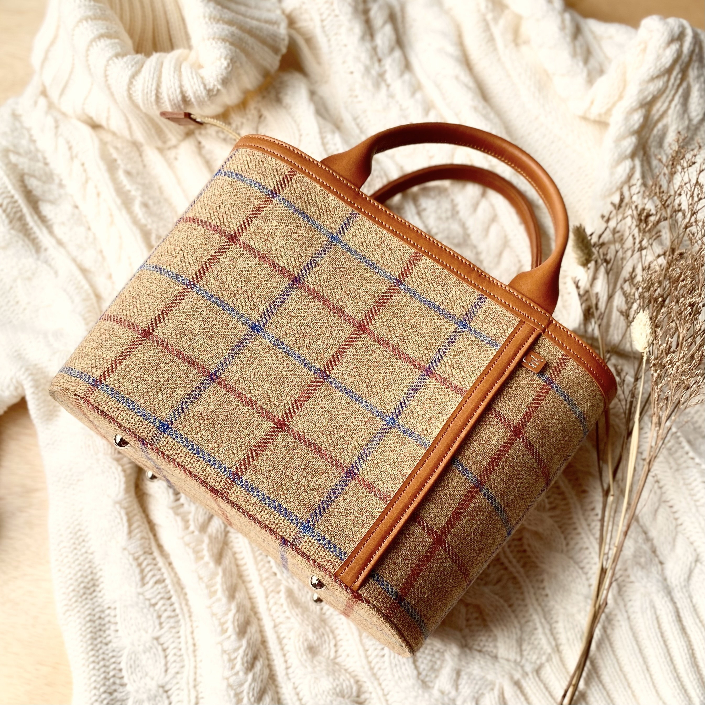 【受注制作品】あたたかみを纏う〜チェック柄ツイード×ヌメ革トート　◆キャメルチェック◆