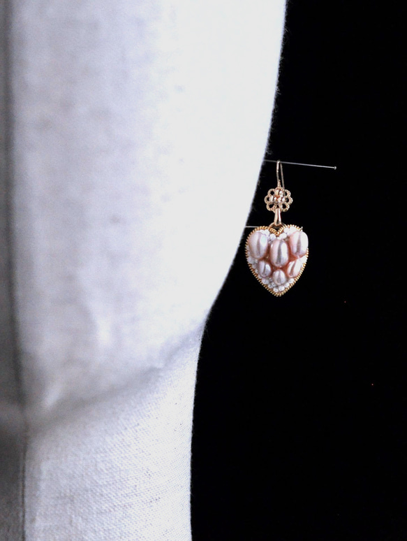 14Kゴールドフィルド　天然真珠　　大人可愛いハートのピアス 3枚目の画像