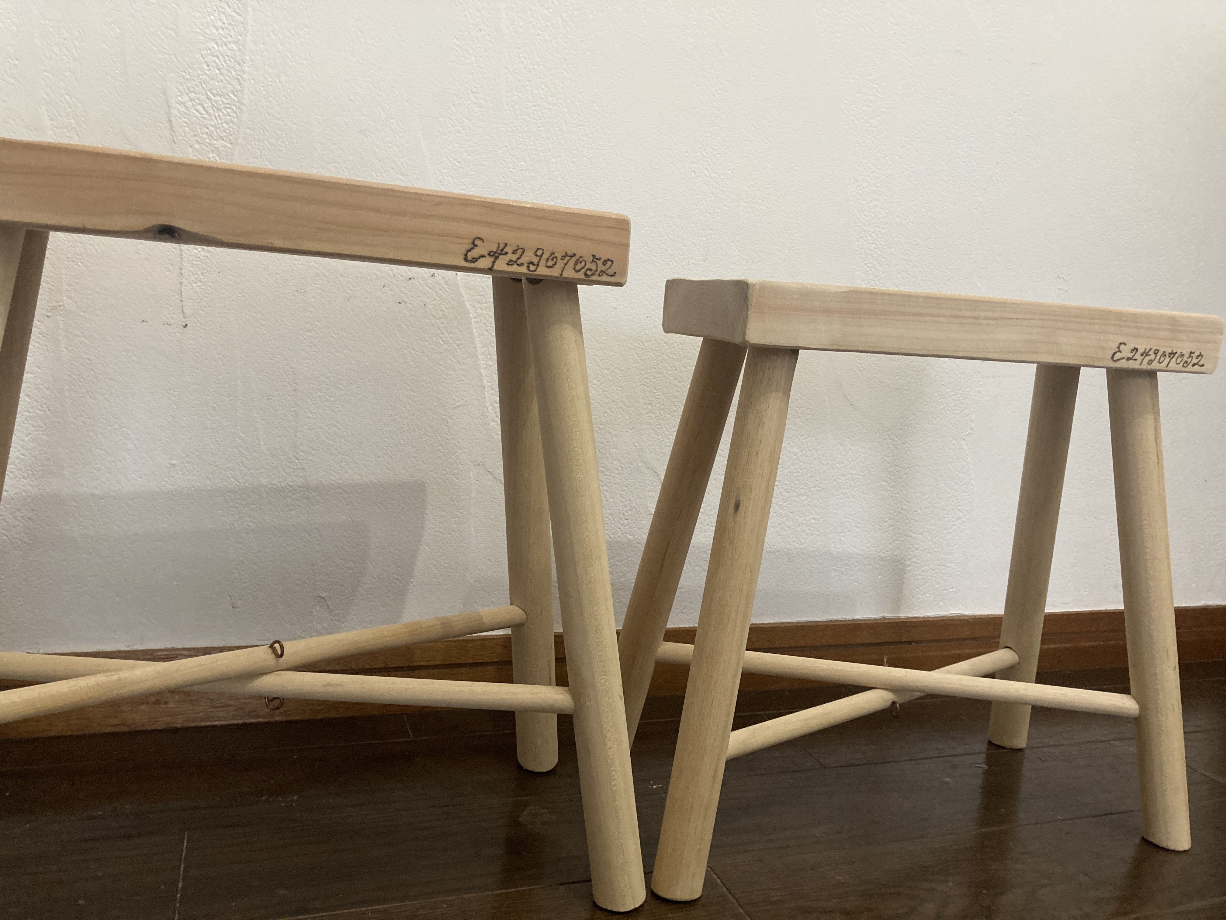 送料込○ゴルゴン&ゾーラ兄弟チェア座面にヒノキ一枚板を使用