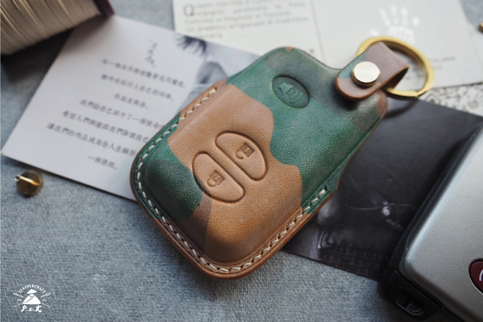 本革の手縫い TOYOTAクラウントヨタ スマートキーケース  名入れ可 カラーが選べる