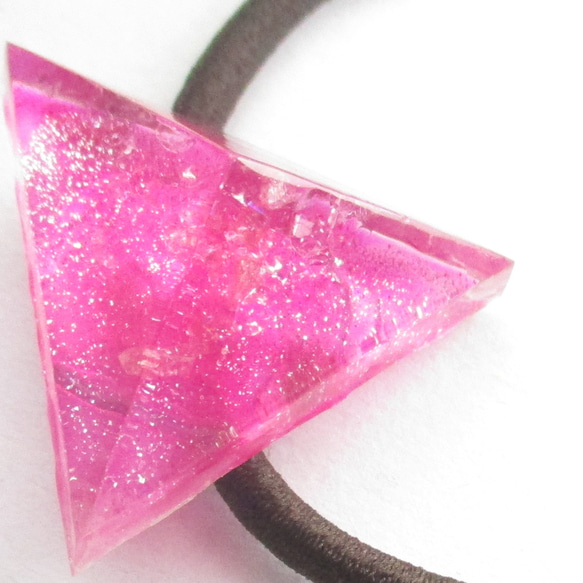 桃色クォーツは、見る角度で表情が異なるけれど変わらず笑顔です♪(ぼぼ屋のヘアゴム)SH245 3枚目の画像