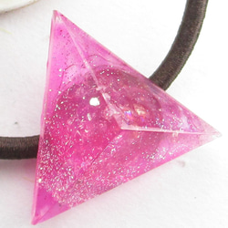 桃色クォーツは、見る角度で表情が異なるけれど変わらず笑顔です♪(ぼぼ屋のヘアゴム)SH245 4枚目の画像