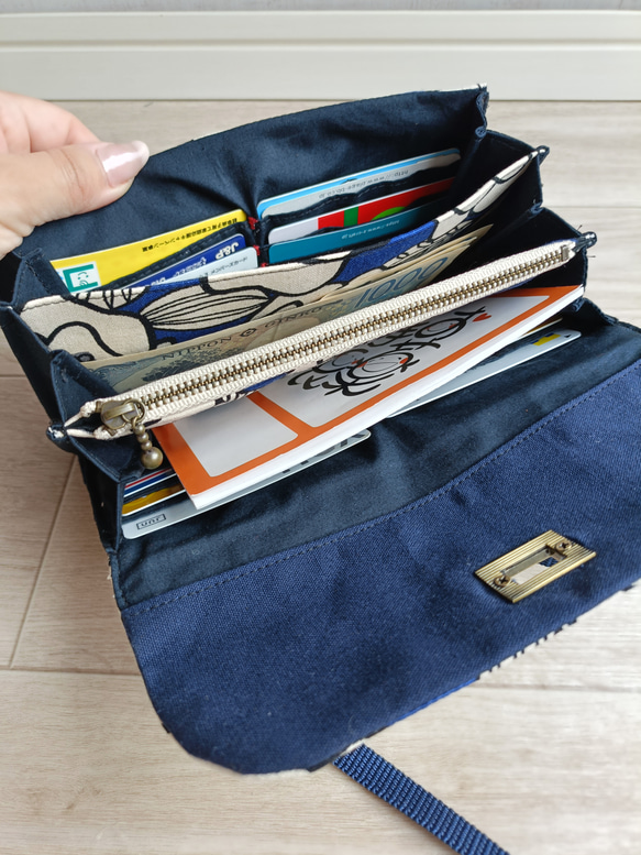 スマホポケット付きお財布ショルダー　ショルダーお財布　長財布　花柄財布　ショルダーウォレット　お財布ショルダー　椿 5枚目の画像