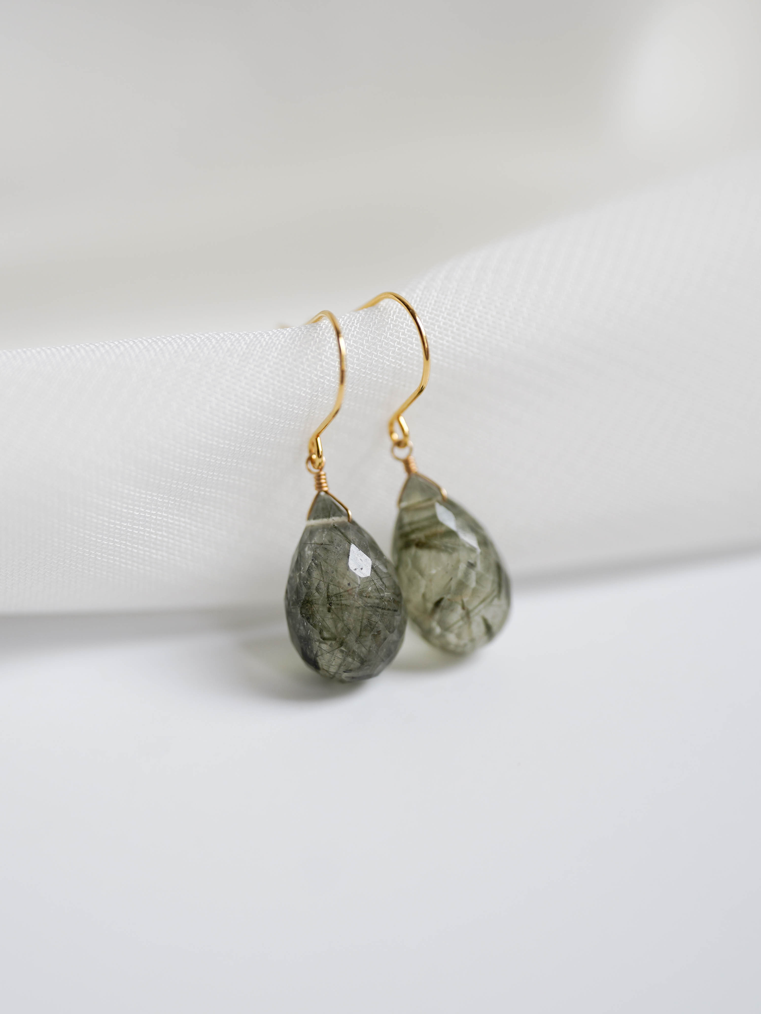 1点もの＊グリーンルチルクォーツ ドロップ ピアス-B