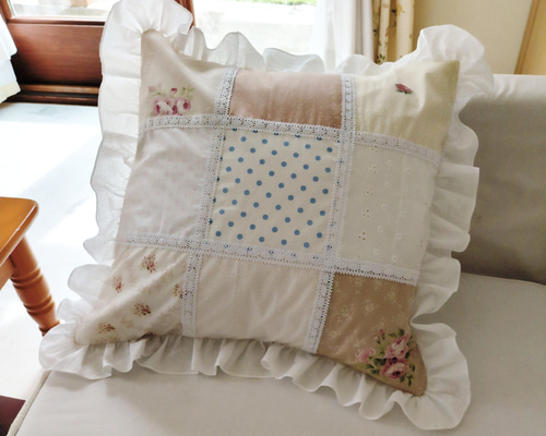 クッションカバー♡パッチワーク♡花柄・水玉・レース♡フリル付♡45cm