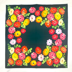 スカーフにもなる水彩画ハンカチ「ガーベラ」 3枚目の画像