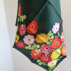 スカーフにもなる水彩画ハンカチ「ガーベラ」 5枚目の画像