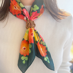 スカーフにもなる水彩画ハンカチ「ガーベラ」 4枚目の画像