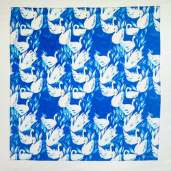 スカーフにもなる水彩画ハンカチ「Swan」 3枚目の画像