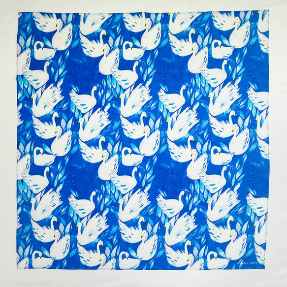 スカーフにもなる水彩画ハンカチ「Swan」 3枚目の画像