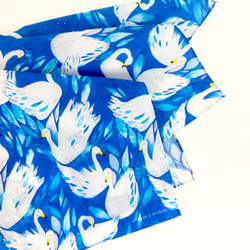 スカーフにもなる水彩画ハンカチ「Swan」 2枚目の画像