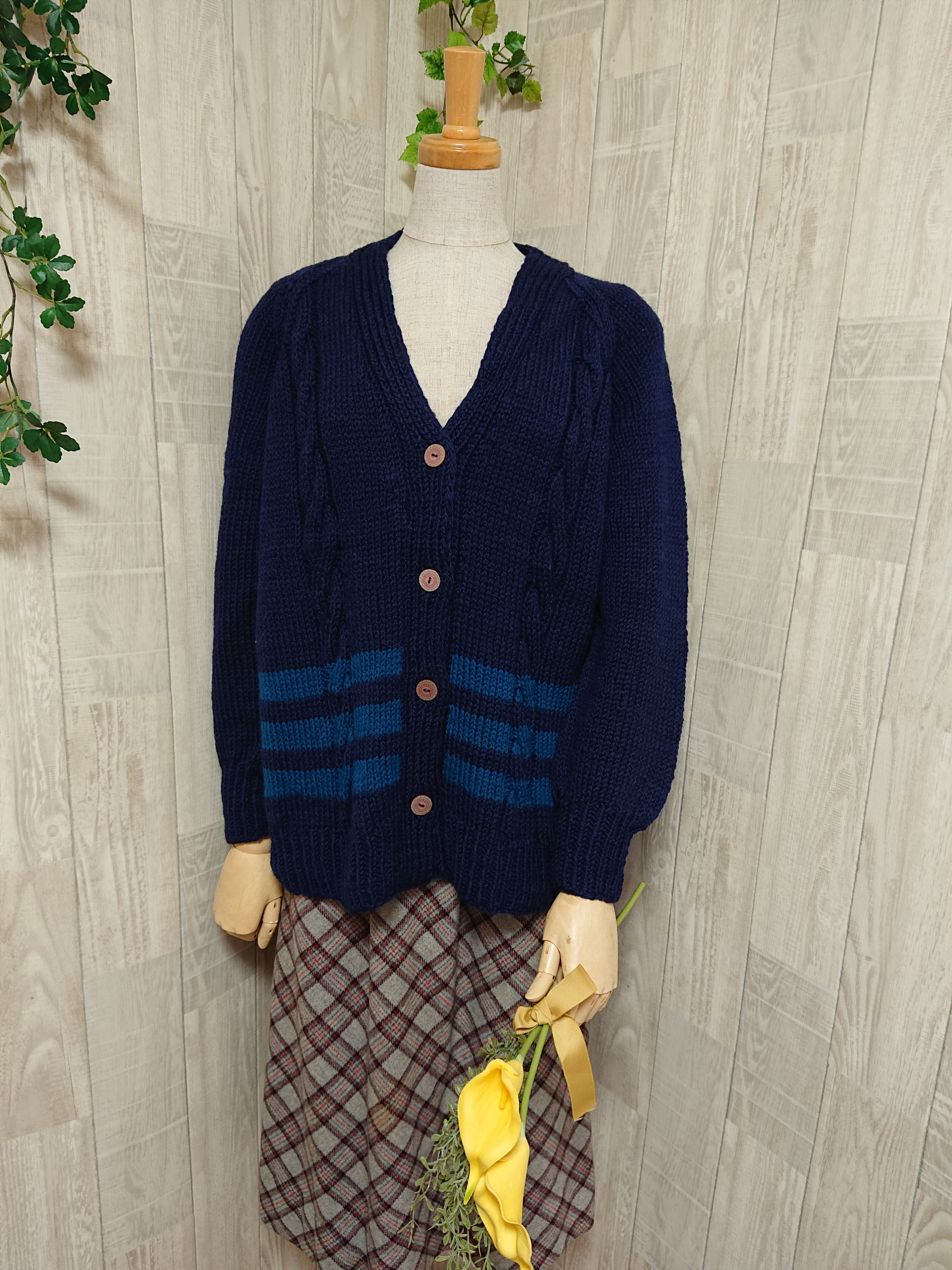 カーディガン　ウール100％手編みなのに安価 KS157