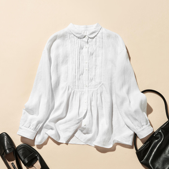 洗練された印象を叶える　大人のきれいめシャツブラウス  長袖ブラウス　リネン100％　ホワイト　250920-1 1枚目の画像