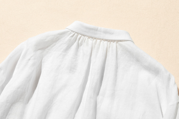洗練された印象を叶える　大人のきれいめシャツブラウス  長袖ブラウス　リネン100％　ホワイト　250920-1 7枚目の画像