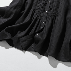 洗練された印象を叶える　大人のきれいめシャツブラウス 長袖ブラウス　リネン100％　ブラック　250920-2 3枚目の画像